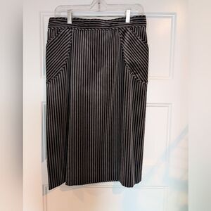 Chic Striped Pencil Skirt in Black and Gray